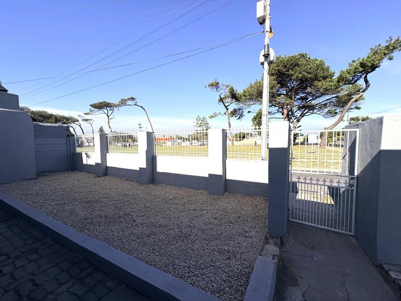 5 Bedroom Property for Sale in Southfield Western Cape